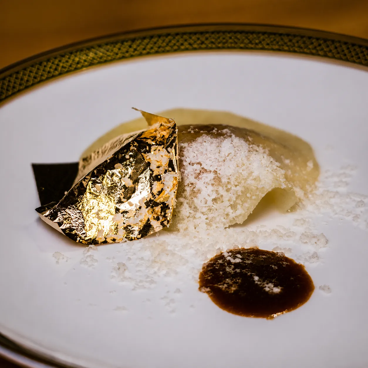 Il dolce finale con foglia d’oro